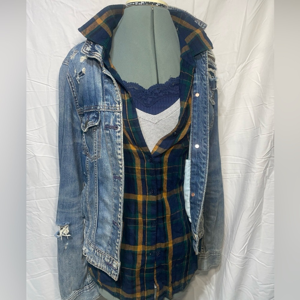 American Eagle Outfitters Y2K Blue Distressed Jean Jacket